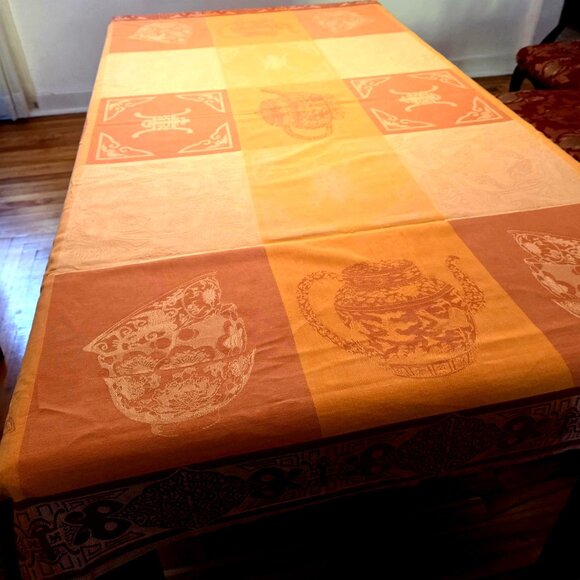 Beautiful French Brand Jacquard Francais Tablecloth - Picture 7 of 9
